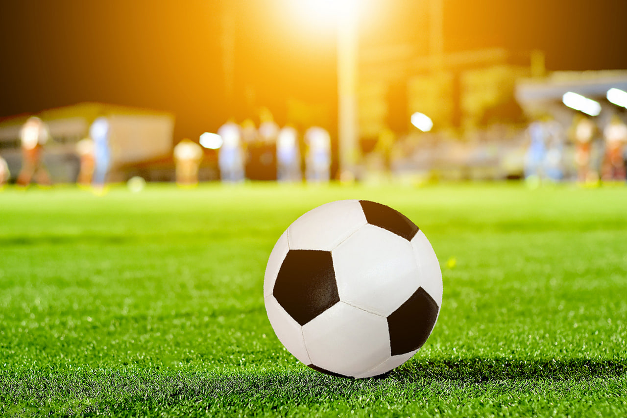 资深球迷观赛场景